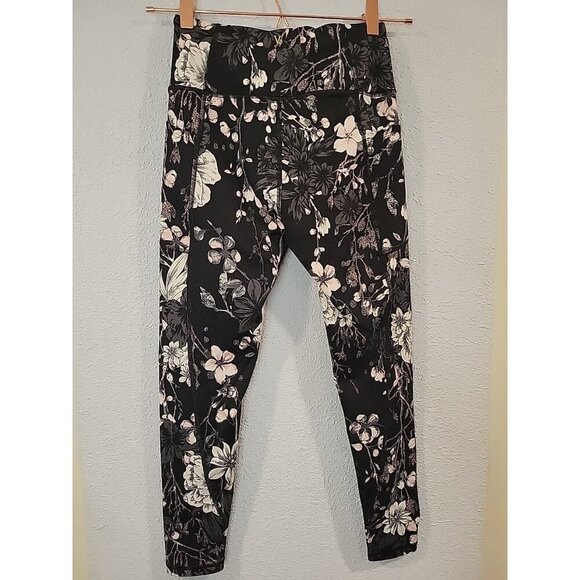 Victoria's Secret Black Pink Floral Incredible Essential Legging Size Small 4 - Picture 3 of 5